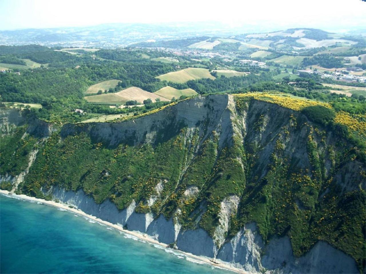 Maison Mare & Monti Pesaro Bagian luar foto